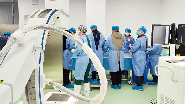 UBE腰椎管減壓術和椎間融合術實操訓練營，普愛C形臂全程護航